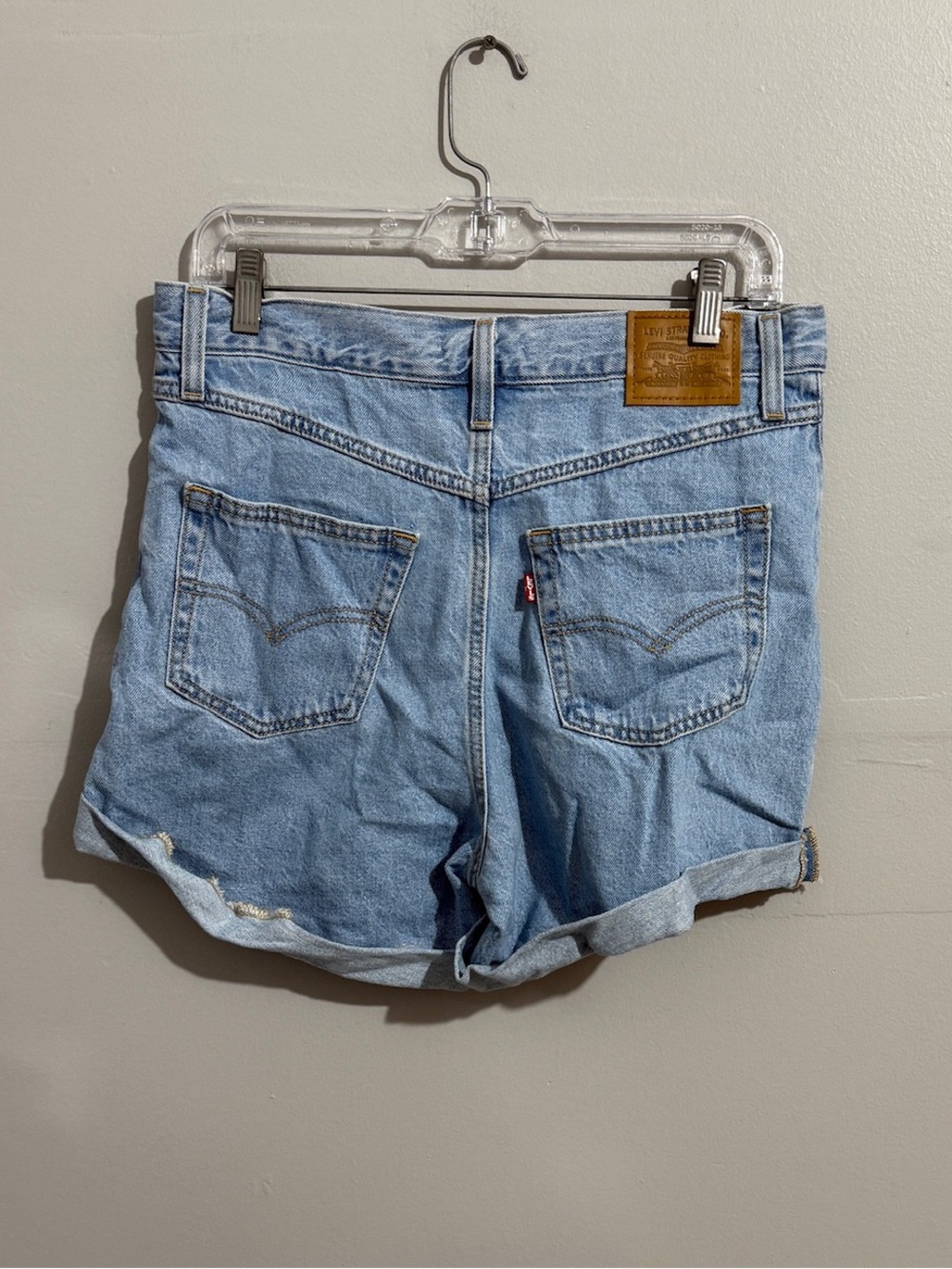 Levis 80s Mom Shorts Womens 29 High Rise Light Wash Cuffed Denim Jean Shorts - Picture 3 of 13